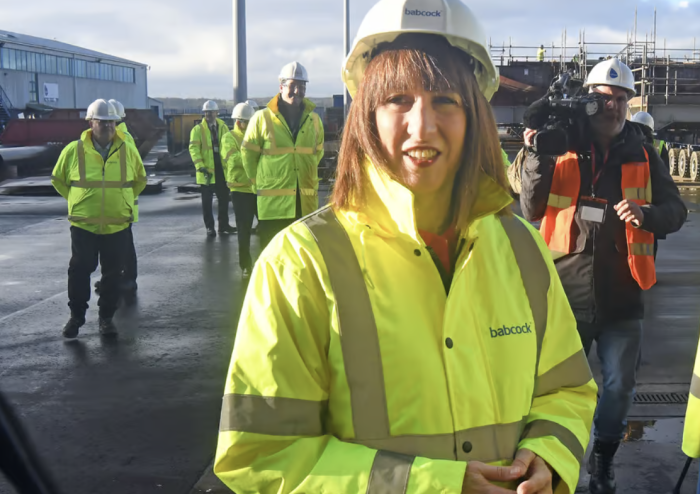 英国经济再现衰退迹象，制造业和北海油气产量大幅下滑