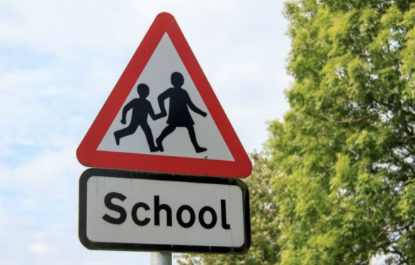 英国超半数“优秀”公立学校遭降级，监察评级大变革！引发蝴蝶效应？