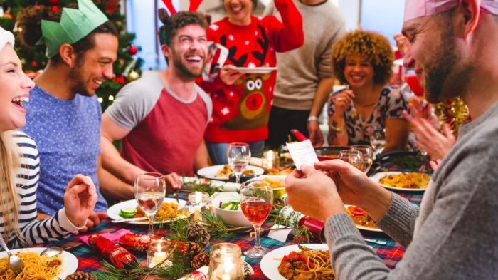 英国迎“最苦”圣诞节？英媒支招省钱：不吃火鸡，向亲友收圣诞餐费…