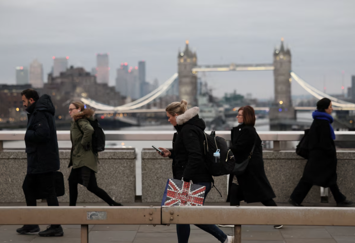 英国工党政府宣布削减福利预算，力争控制财政赤字