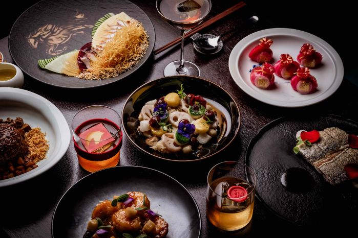 伦敦各界欢庆2026新春佳节｜Hakkasan和唐茶苑推出马年限定菜单及节日装置